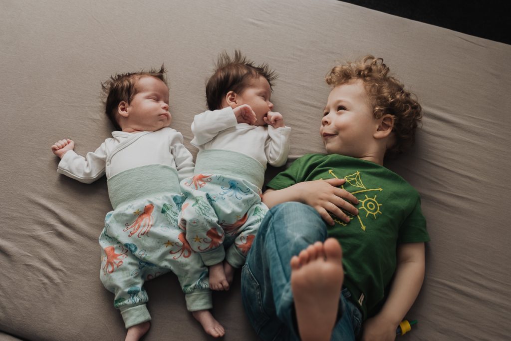 Newborn Baby Twins Family Session Zwillinge Neugeborene Familienfotografie